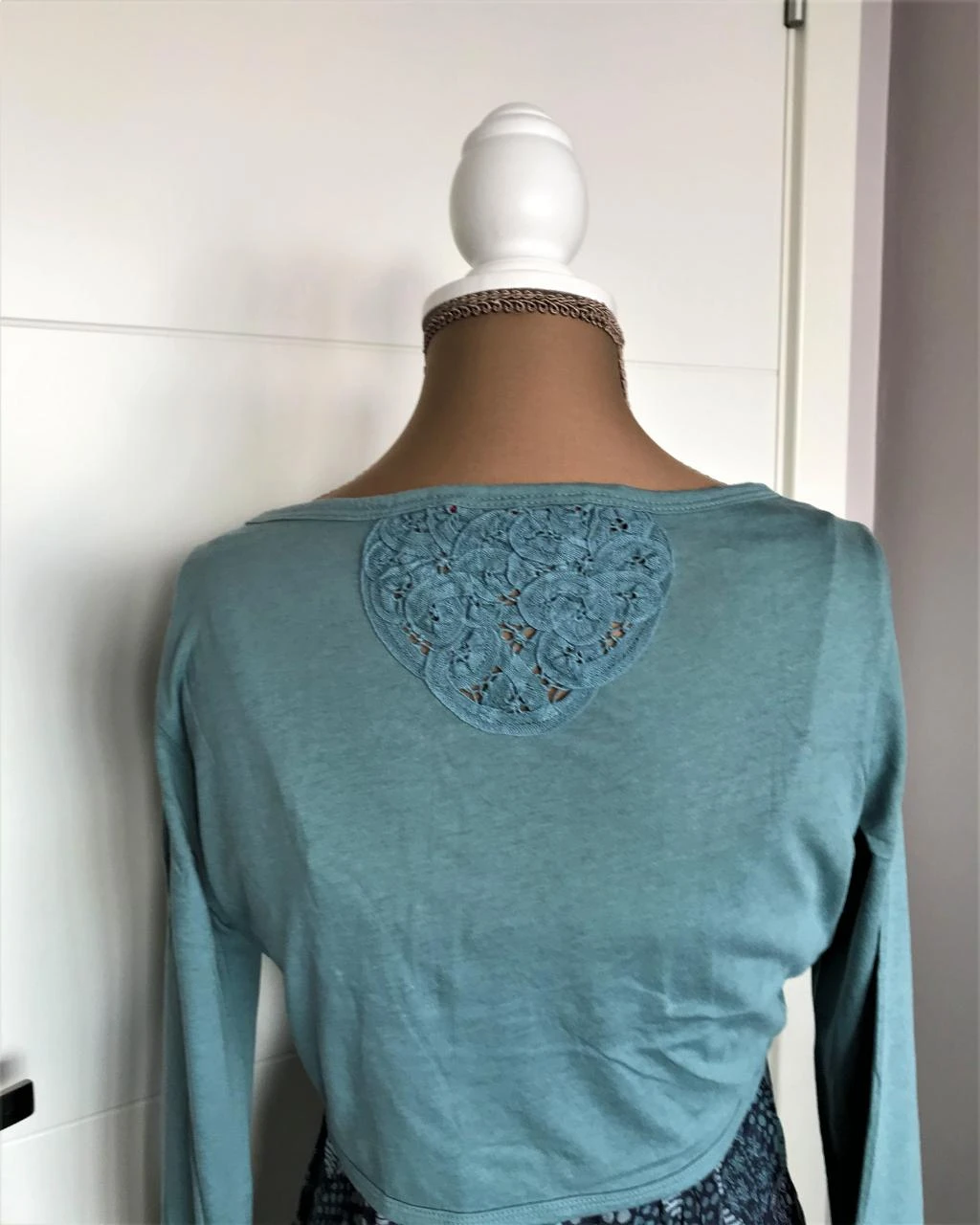 EDC Esperit hermosa blusa satinada forrada con un suave chaleco corto. – photo 12